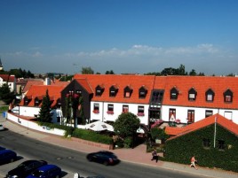Hotel Parkhotel Průhonice - léto